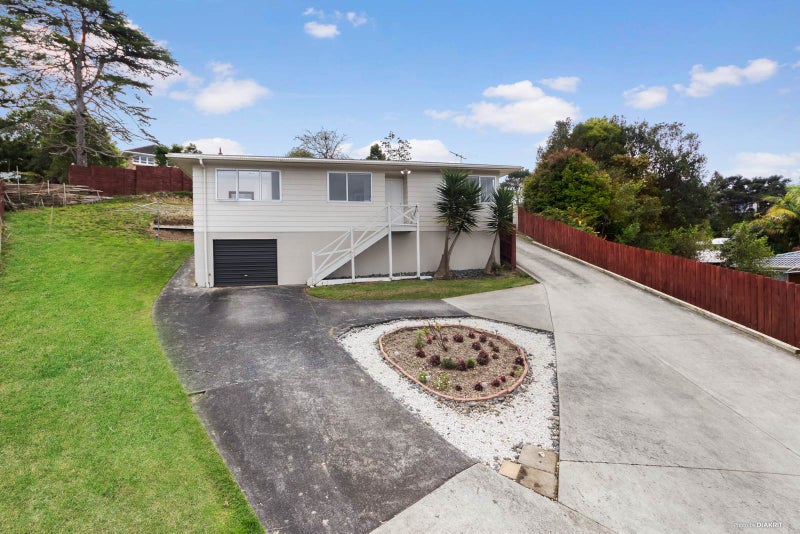 29 Glenfinn Place, Massey, Auckland - Carousel 1