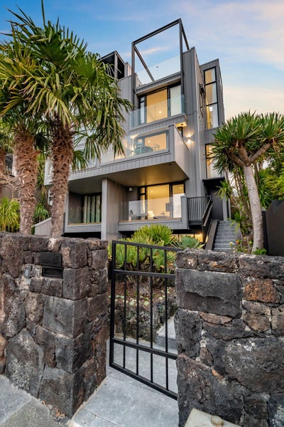 2B Alberon Street, Parnell, Auckland - Carousel 1