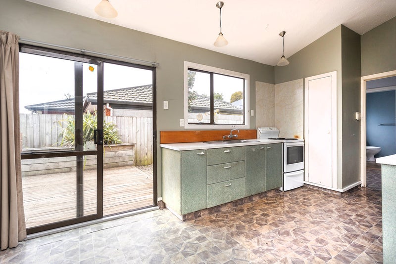 1/27 Sullivan Avenue, Woolston, Christchurch - Carousel 2