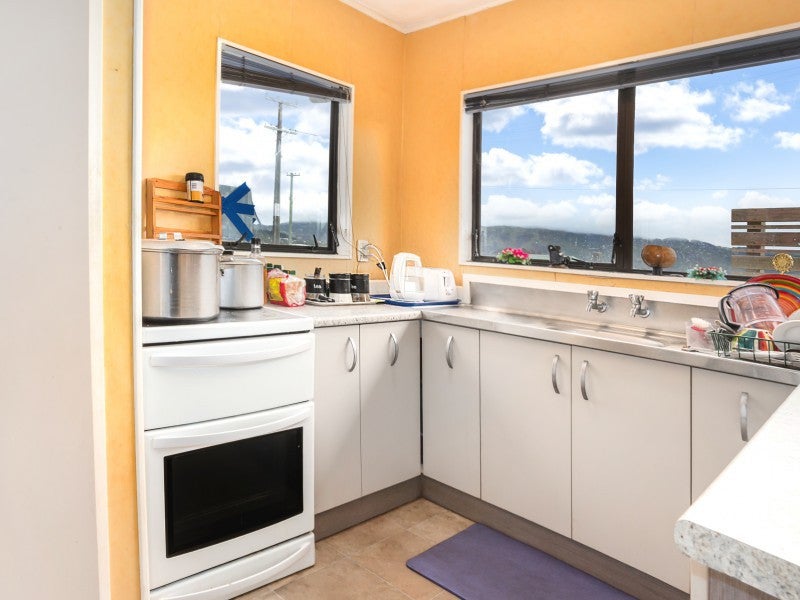 1A Bedford Street, Cannons Creek, Porirua - Carousel 2