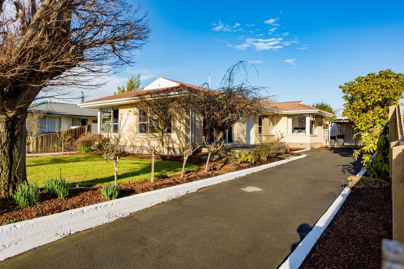 60 Denise Crescent, Hornby, Christchurch - Carousel 1