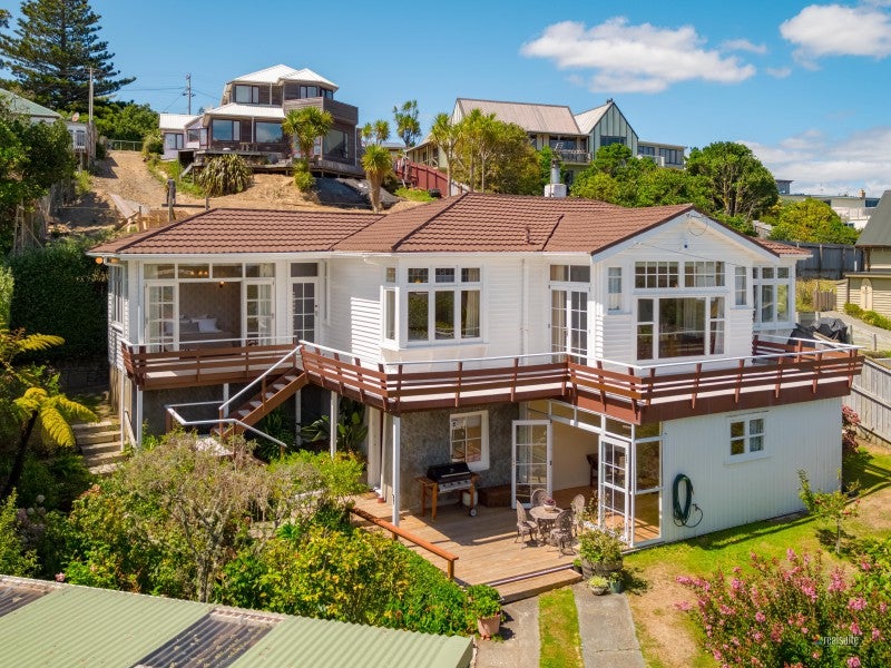 12 Whanake Street, Titahi Bay, Porirua - Carousel 1