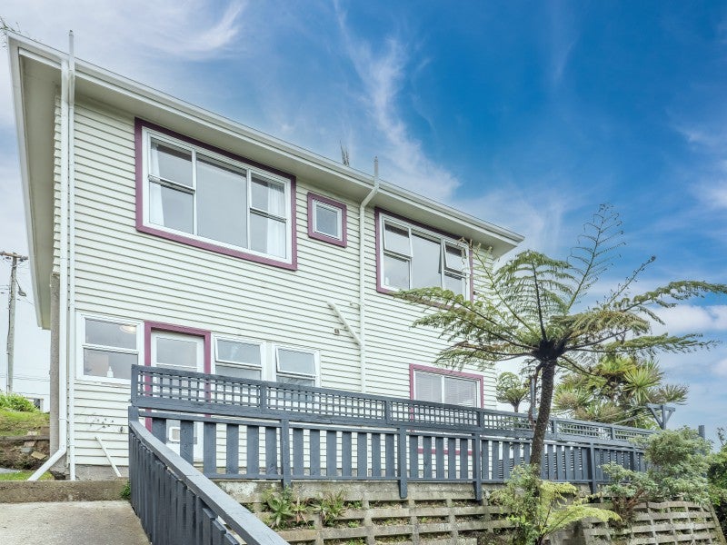 30 Robert Street, Newlands, Wellington - Carousel 2