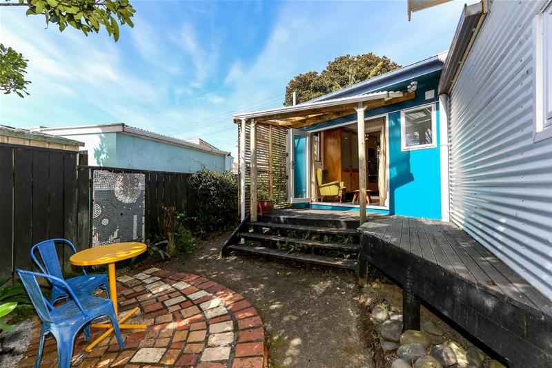 15B Budleigh Street, Frankleigh Park, New Plymouth - Carousel 35