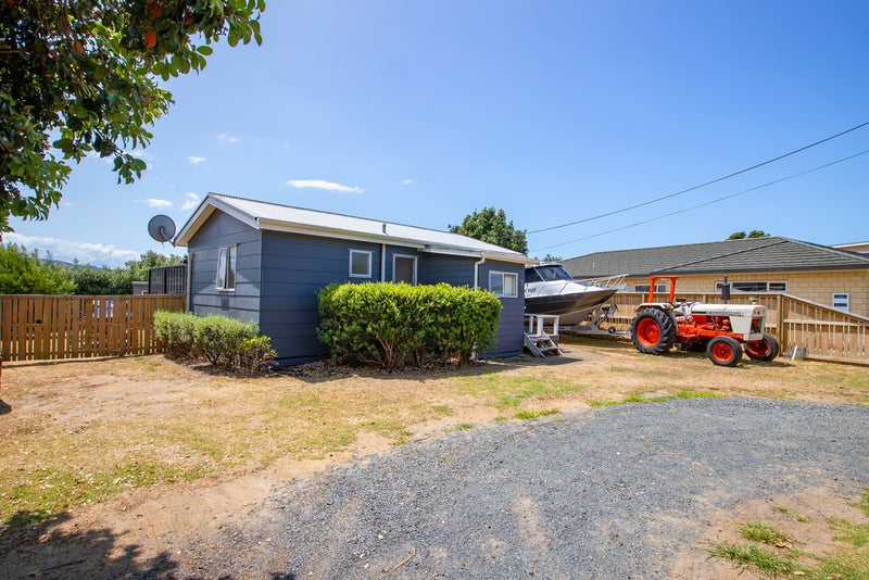 7 Eveline Street, Mangawhai Heads, Mangawhai - Carousel 1