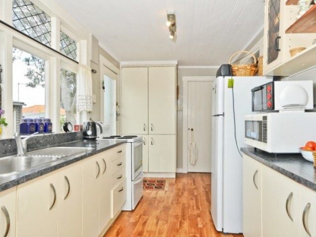 47 Matai Street, Maeroa, Hamilton - Carousel 2