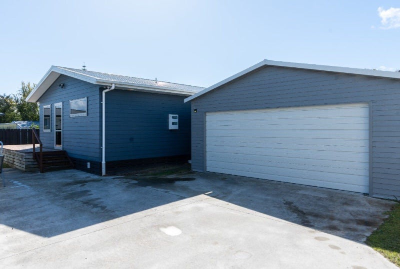 6 Forth Crescent, Glenview, Hamilton - Carousel 2