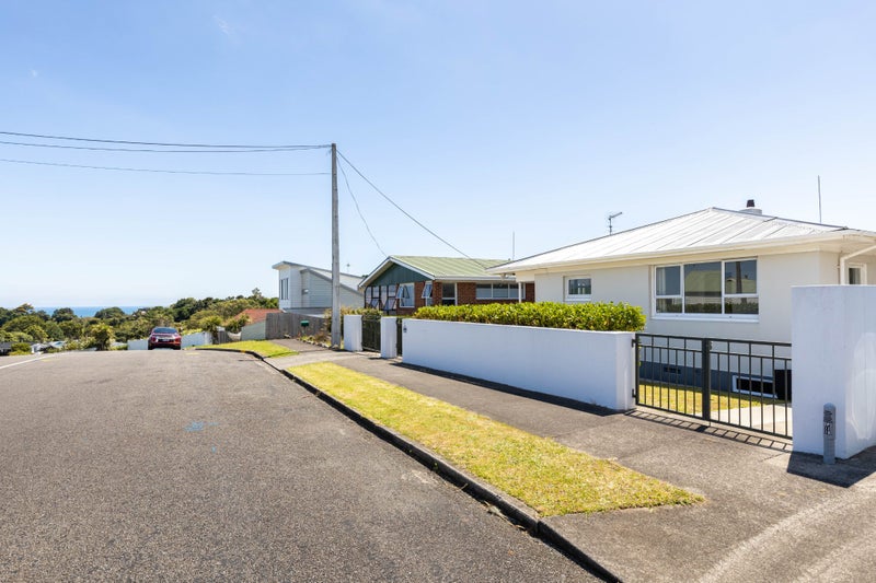 56 Dorset Avenue, Westown, New Plymouth - Carousel 2