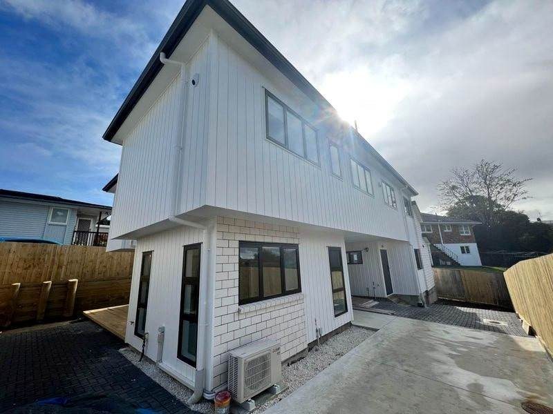 5A Pasteur Place, New Windsor, Auckland - Carousel 1