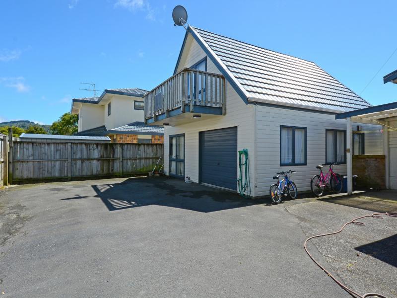 64 Ararino Street, Trentham, Upper Hutt - Carousel 2