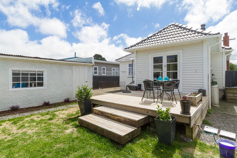 25 East Street, Petone, Lower Hutt - Carousel 1