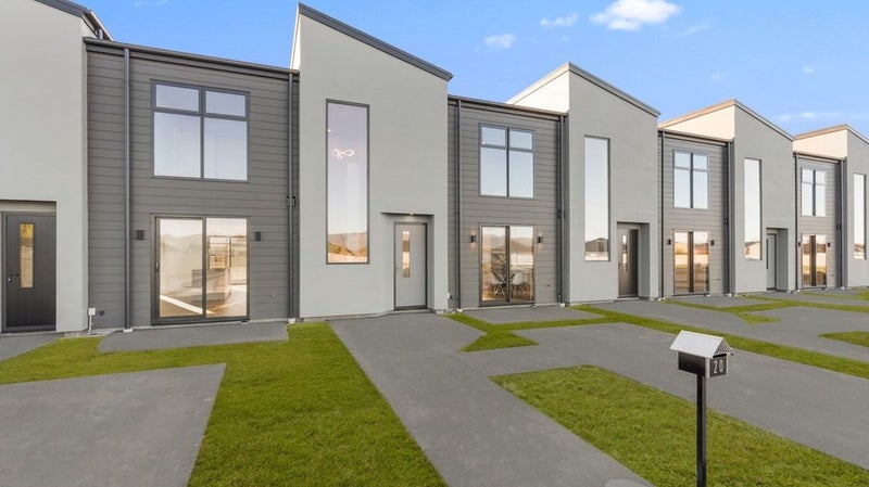 20 Naduru Lane, Wigram, Christchurch - Carousel 1