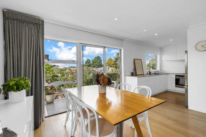 2/267 Meola Road, Point Chevalier, Auckland - Carousel 2
