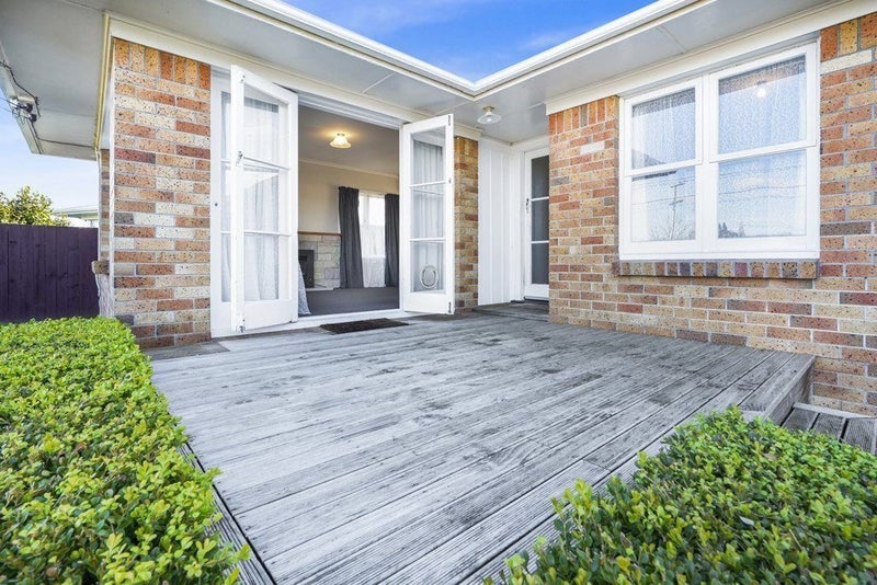 27 Nevada Road, Silverdale, Hamilton - Carousel 1