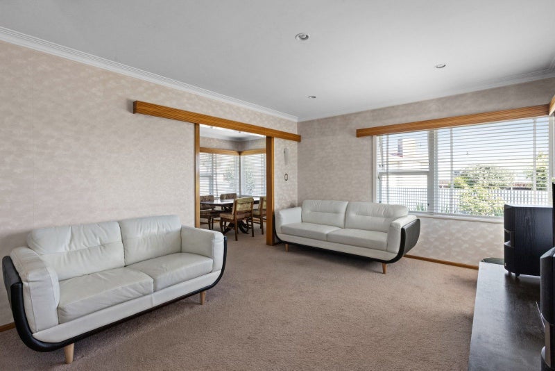 34 Trinity Crescent, Pirimai, Napier - Carousel 2