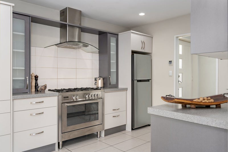 8 Sienna Court, Aidanfield, Christchurch - Carousel 2