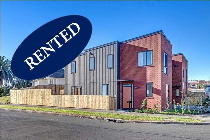 2A Delemere Place, Glen Innes, Auckland - Carousel 1