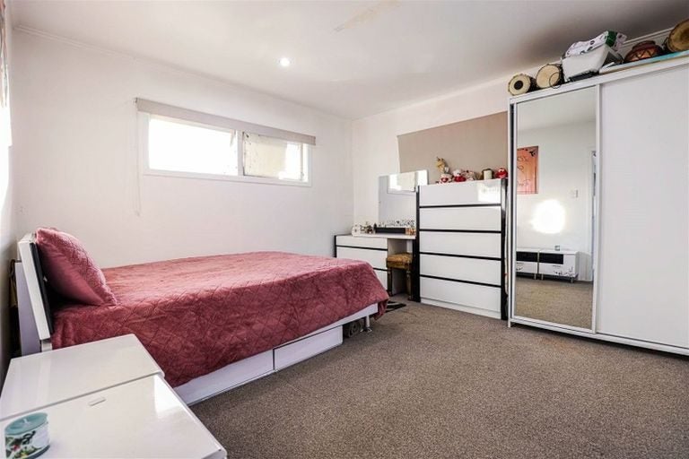 42 Buckland Road, Mangere East, Auckland - Carousel 3