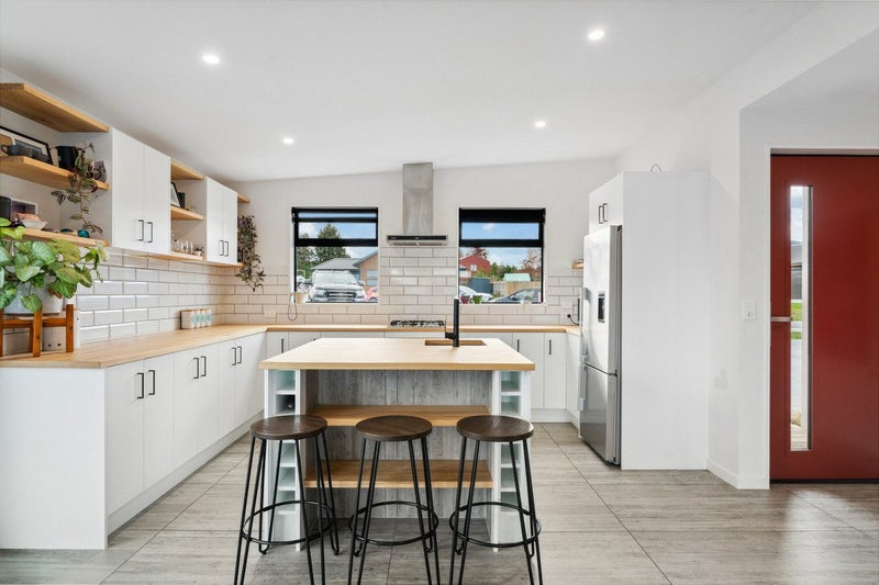 38 Grandview RD, Lake HAWEA - Carousel 2