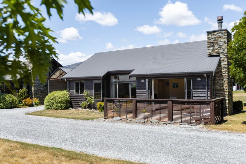 3 Cottage Lane, Wanaka - Carousel 1