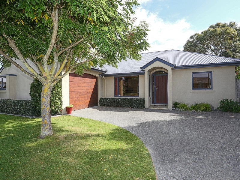 40 Kensington Drive, Taradale, Napier - Carousel 1