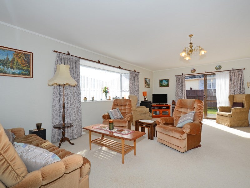 1A Hood Avenue, Heretaunga, Upper Hutt - Carousel 2