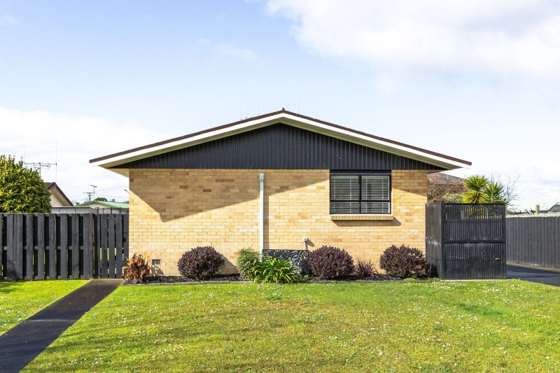 58 Aurora Terrace, Hillcrest, Hamilton - Carousel 1