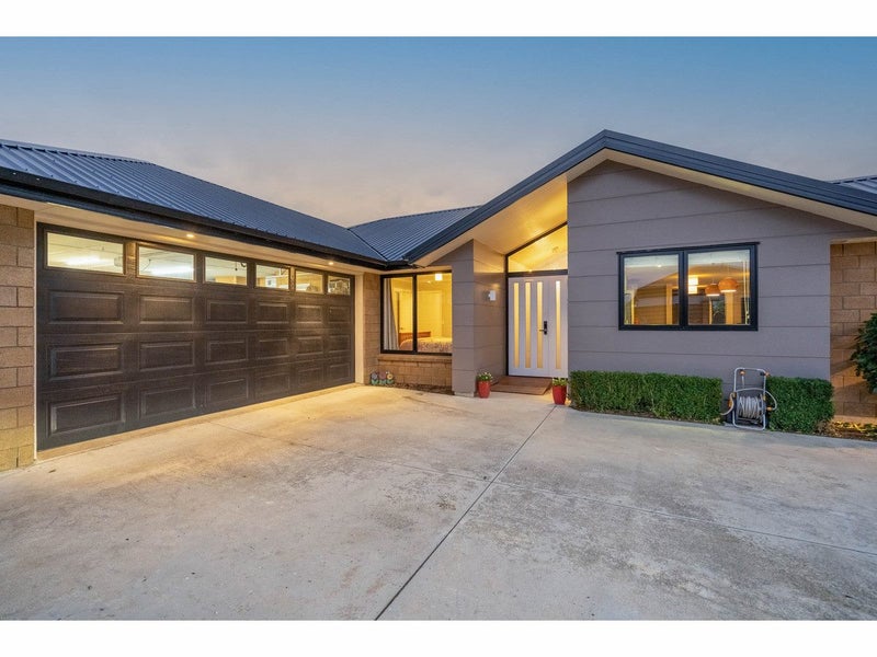 9 Charles Street, Grasmere, Invercargill - Carousel 2