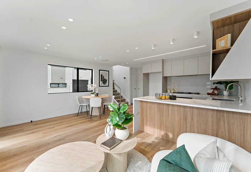 15 Amaru Road, One Tree Hill, Auckland - Carousel 2