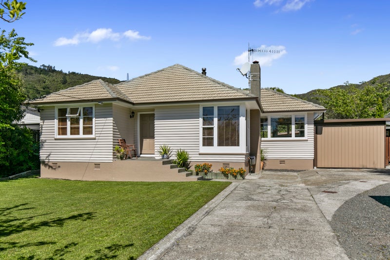 6 Maru Street, Stokes Valley, Lower Hutt - Carousel 22