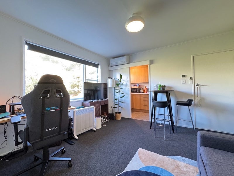 4/24 Crieff Street, Northland, Wellington - Carousel 2