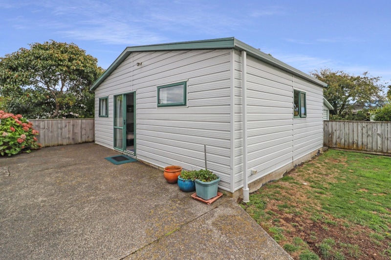 12 Waikare Avenue, Waiwhetu, Lower Hutt - Carousel 1