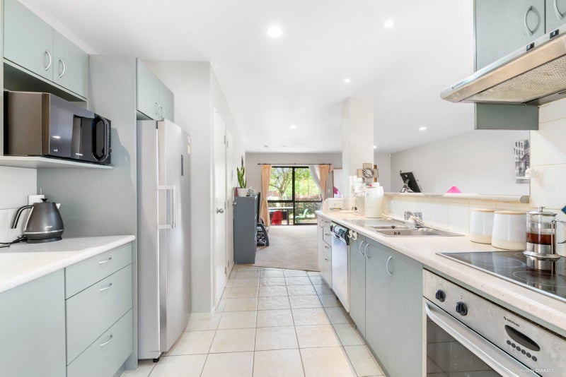 12 Spalding Rise, Golflands, Auckland - Carousel 2