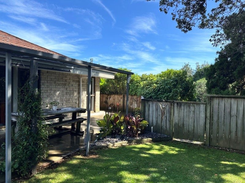 2/25 McFarlane ST, Oakura - Carousel 1