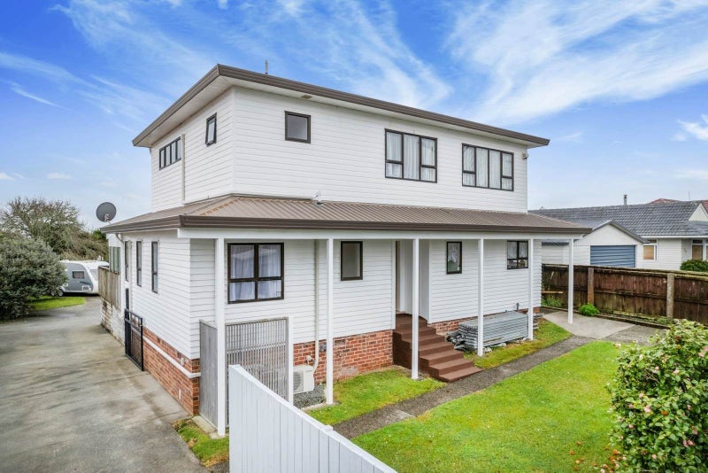 34 Hobsonville Road, West Harbour, Auckland - Carousel 1