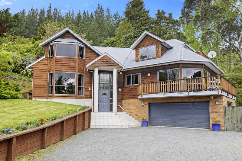 16 McCarthy Grove, Clouston Park, Upper Hutt - Carousel 2