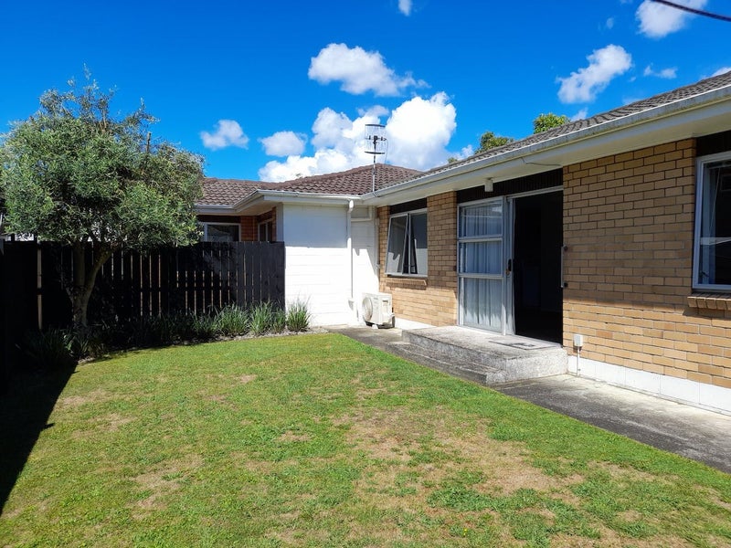 2/22 Coyle Street, Sandringham, Auckland - Carousel 1