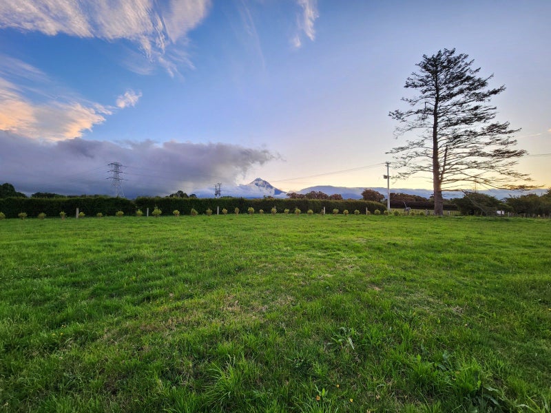 1529 Egmont Road, EGMONT VILLAGE - Carousel 1