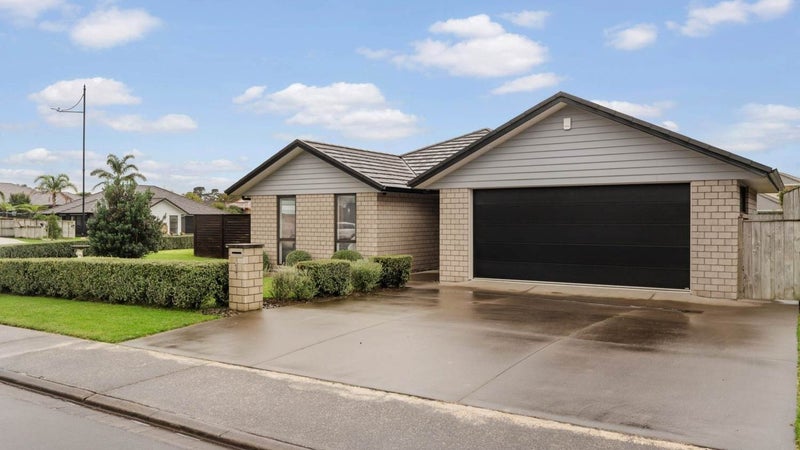 1 Glennron Lane, Waiuku, Waiuku - Carousel 1