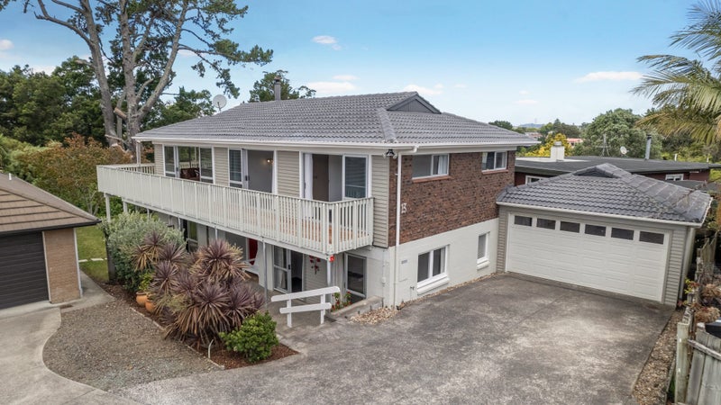 13 Highlight Parade, Te Atatu South, Auckland - Carousel 1