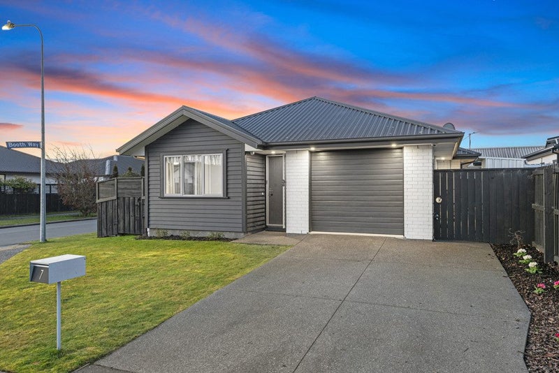 7 McLendon Green, Belfast, Christchurch - Carousel 1