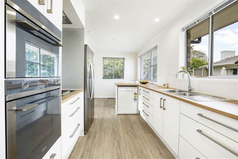 49 Rhonda Avenue, Deanwell, Hamilton - Carousel 2