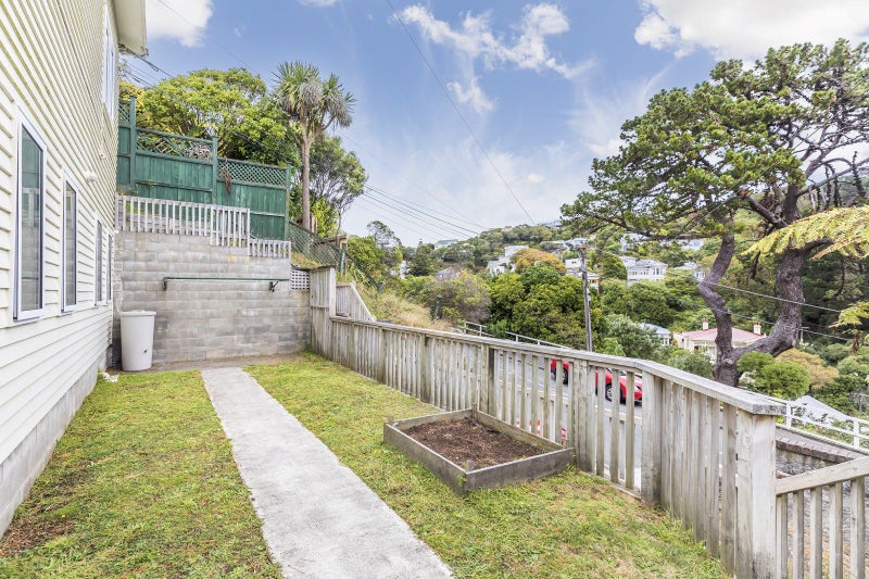 3 Manchester Street, Newtown, Wellington - Carousel 2