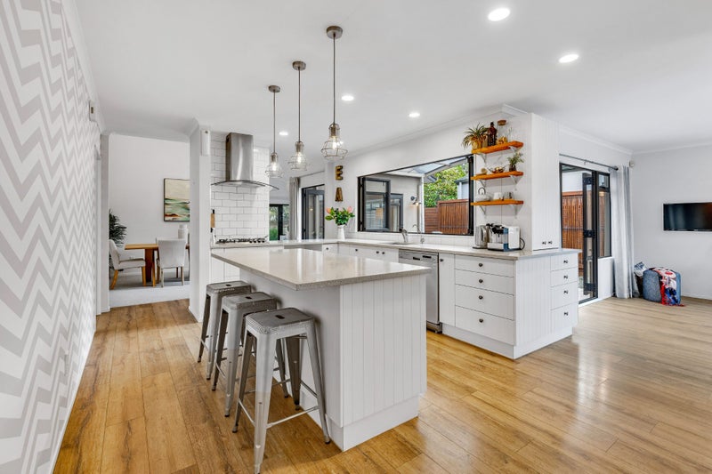 11 Huntaway LANE, Te Atatu Peninsula, Waitakere - Carousel 2