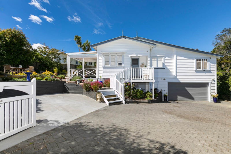 8 Marae Road, Greenhithe, Auckland - Carousel 1