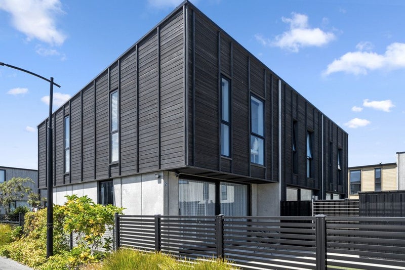 2 Te Ara O Paetutu, Petone, Lower Hutt - Carousel 2