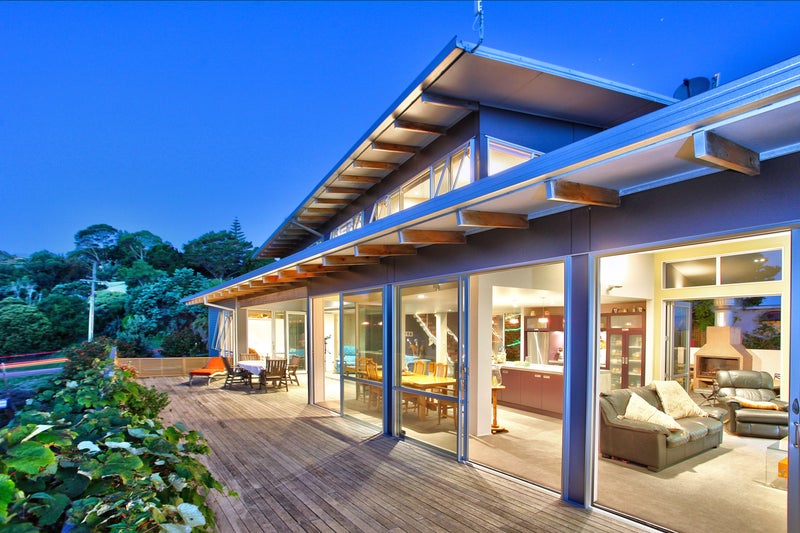 7 Bay Road, Ostend, Waiheke Island - Carousel 1