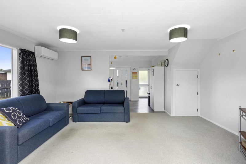 1/4 Beryl Grove, Birchville, Upper Hutt - Carousel 2