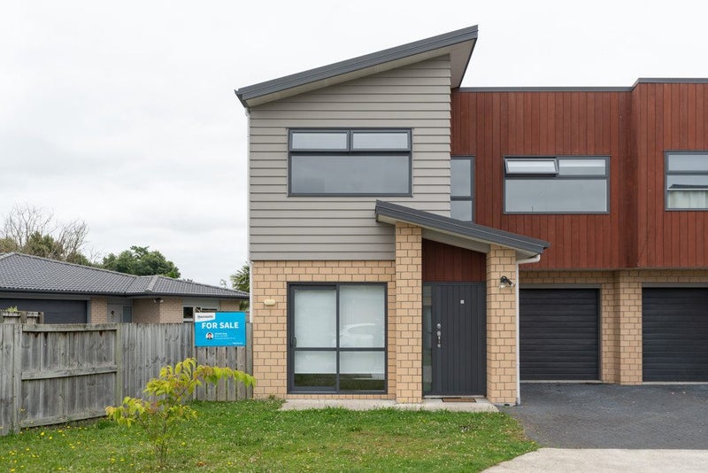 1/1 Epping Place, Dinsdale, Hamilton - Carousel 1