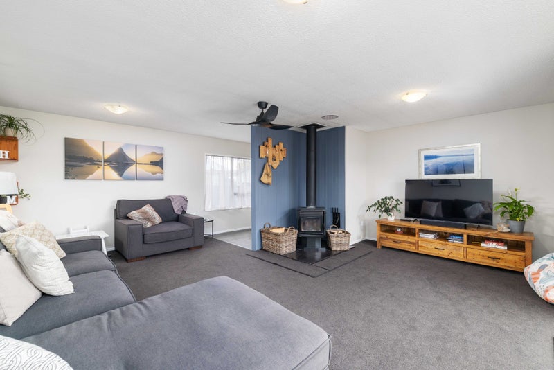 14 Peckham Lane, Woolston, Christchurch - Carousel 2